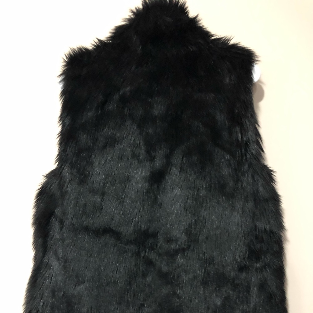 Cozy GAP Shaggy Faux FUR Vest - Picture 5 of 8